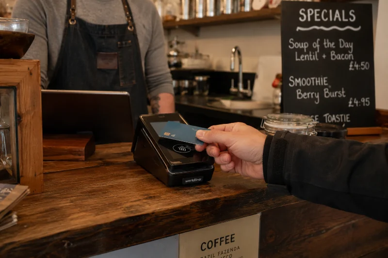 Scotland Travel Tips: What First-Timers Need to Know 1 Contactless card payment as part of everyday Scotland travel tips